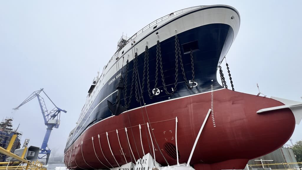   Рыболовный траулер «Капитан Юнак» проекта СТ-192