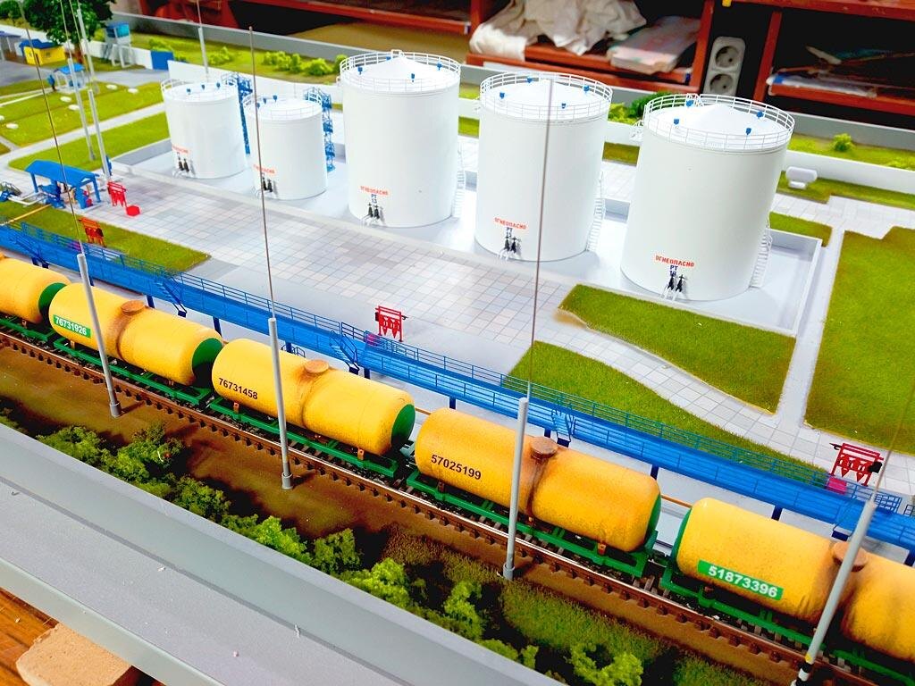 Изготовление моделей цистерн и вагонов в студии макетов