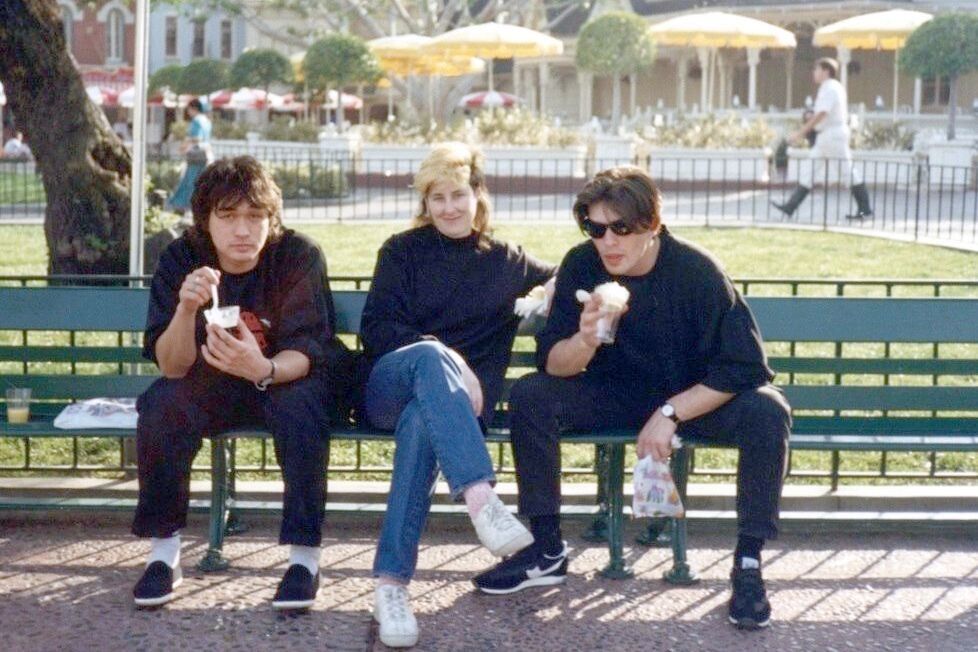    Виктор Цой, Джоанна Стингрей, Юрий Каспарян (слева направо) во время первой совместной поездки в Америку./Из архива Джоанны Стингрей