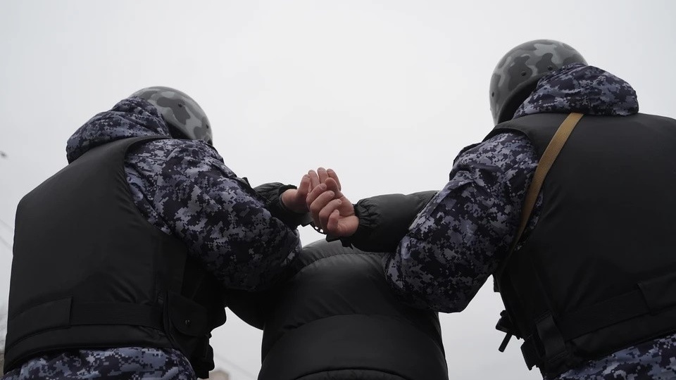 В Домодедово ОМОН «Русич» Росгвардии помог задержать более 20 нелегалов