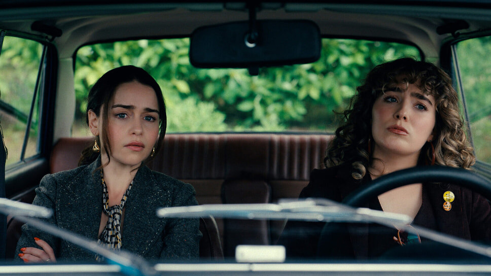 Кадр из сериала «Пони», режиссеры Сюзанна Фогель, Вьет Нгуен и Элли Панкив, 2026.📷Фото: Peacock