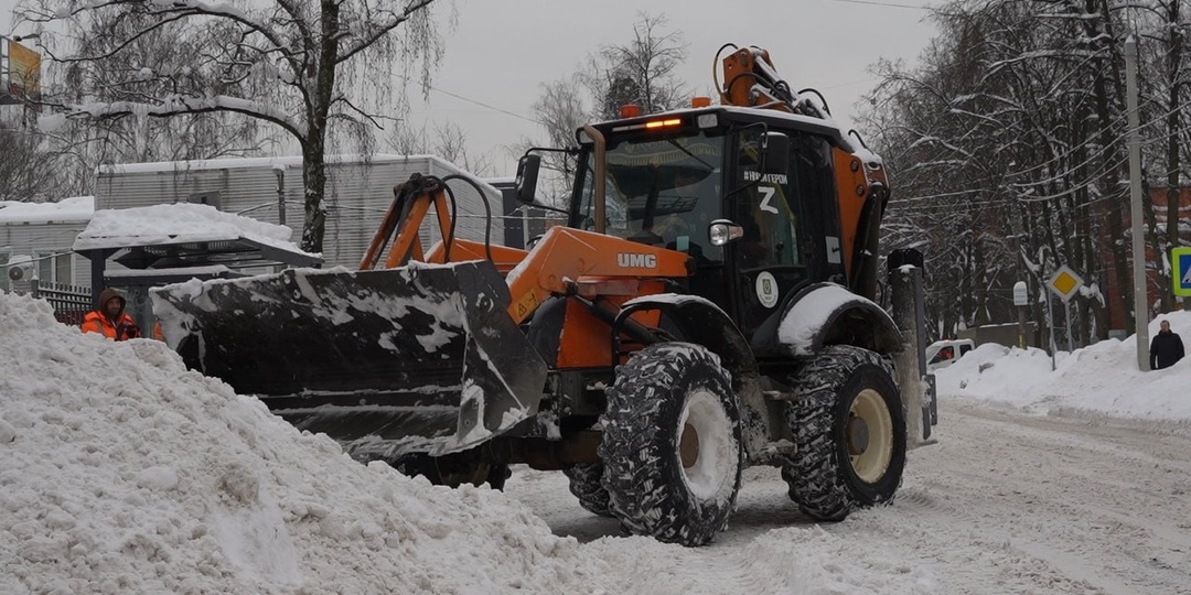 Пушкинское городское хозяйство с самого раннего утра на борьбе со снежной стихией