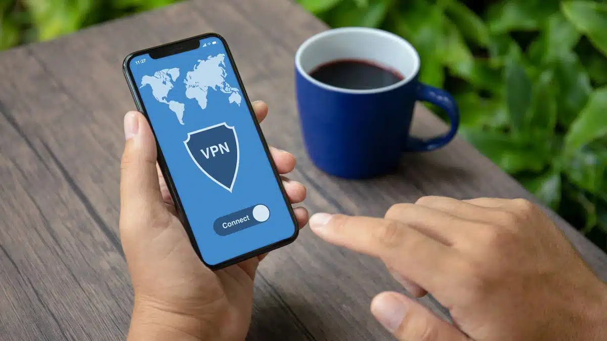 Приложение vpn на телефоне (Фотография взята с сайта: blog.foxtrot.com.ua)