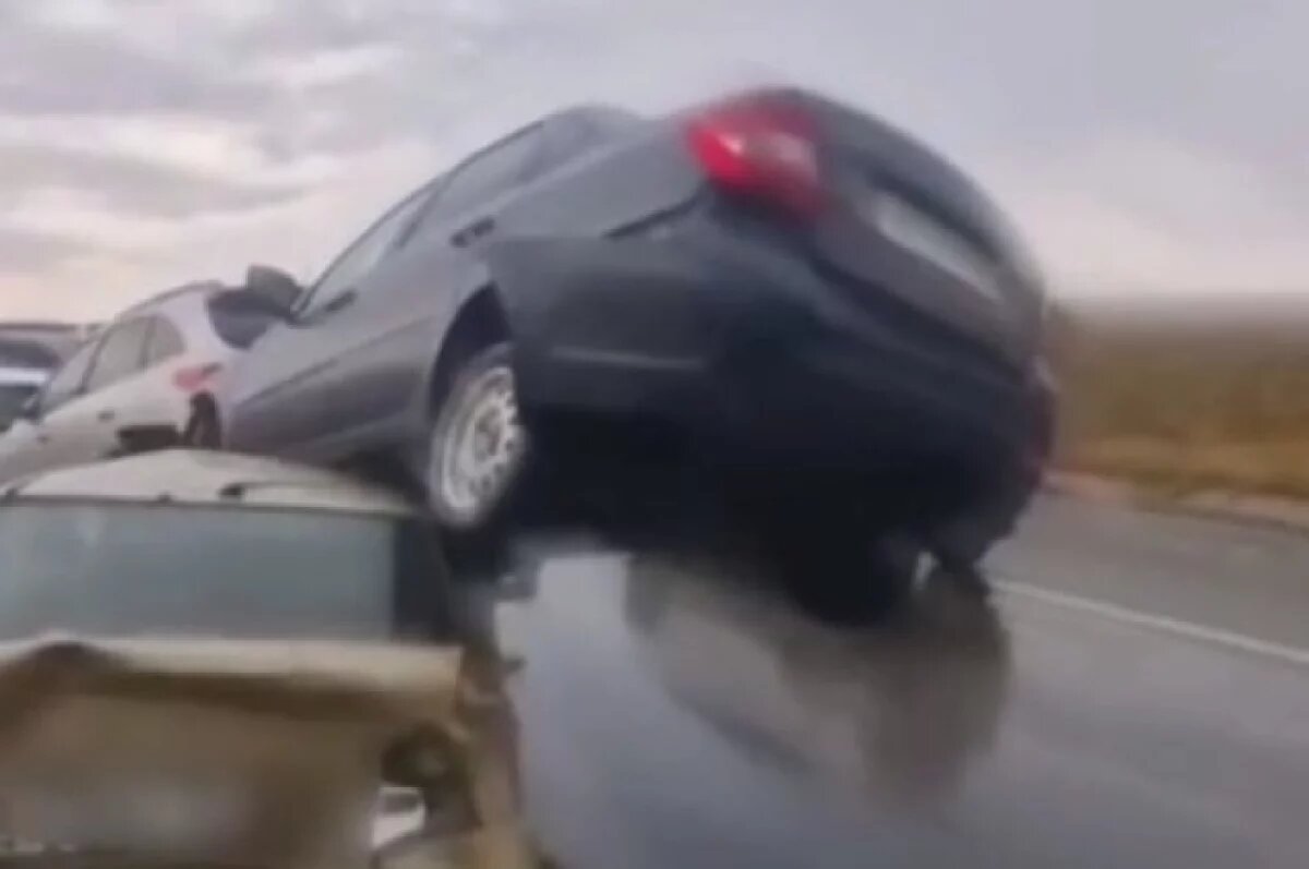    На Дону семь автомобилей столкнулись на М-4