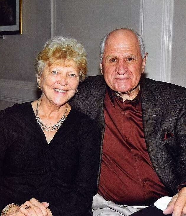 Джон Чакалос с женой Ритой