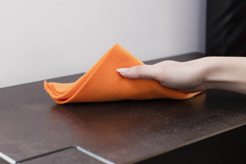 Две капли в воду и пыль в квартире уйдет на неделю. Бабушкин метод