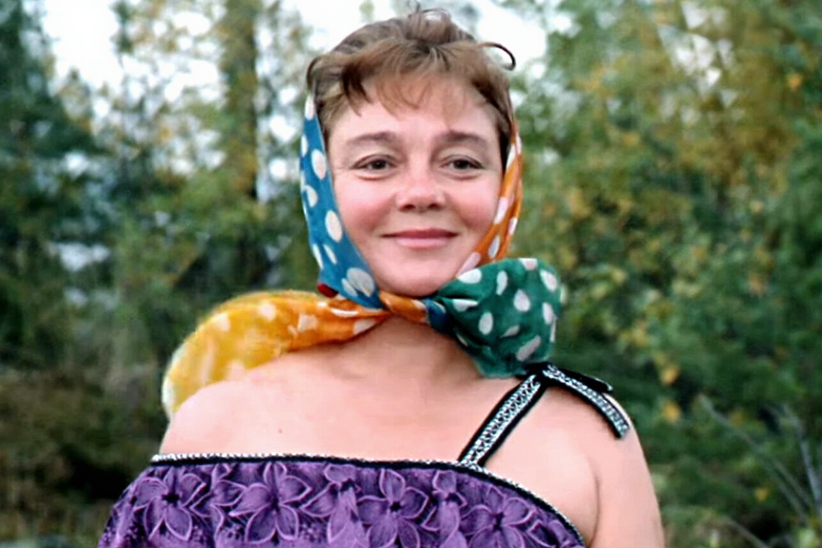 Кадр из фильма «Любви и голубей». Источник: https://ctnews.ru/post/moglo-ne-byt-kak-menshov-utverzhdal-doroshina-na-rol-v-filme-lyubov-i-golubi