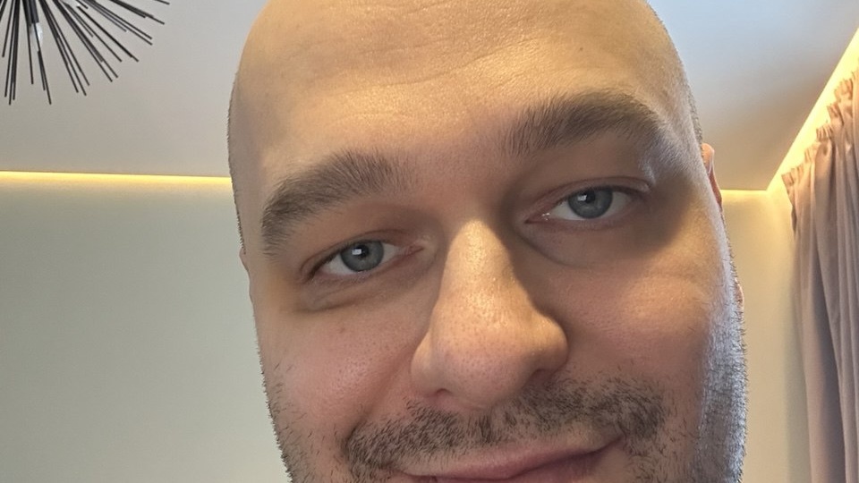 Медицинские карты, деньги, МРТ