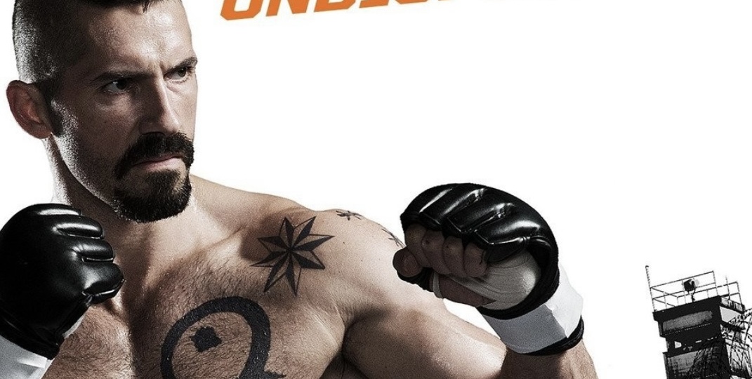 Он играл «тюремного бойца», но жил как монах. Как на самом деле тренируется и стареет Скотт Эдкинс