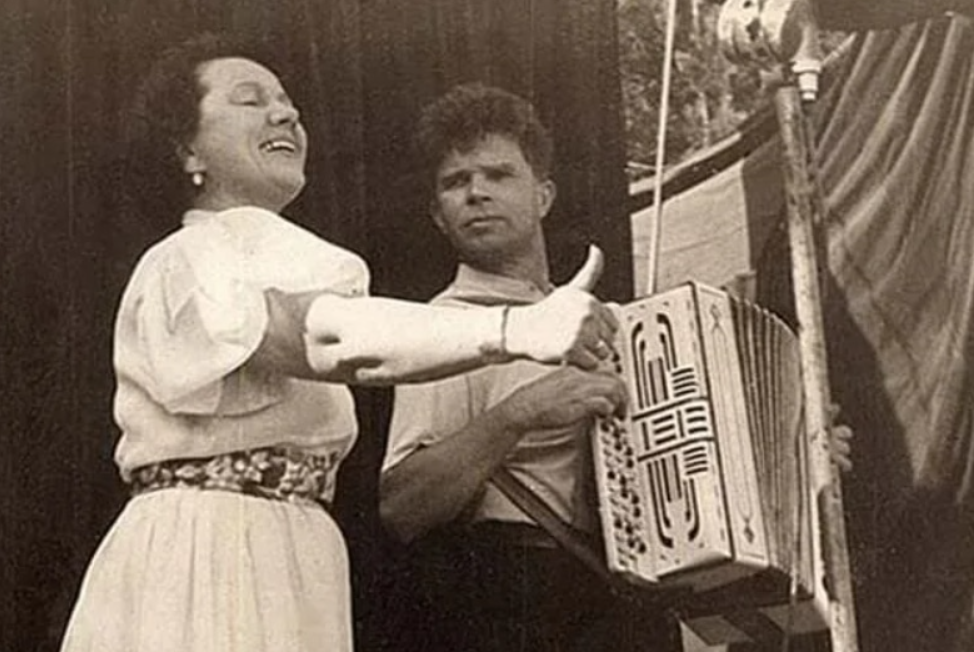 Нина Сазонова и Сергей Комаров