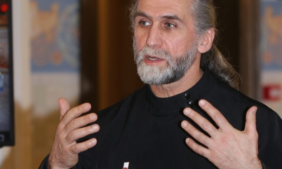 Как научиться молиться за пару минут. 5 кратких молитв для начинающих. Священник Сергей Учанейшвили