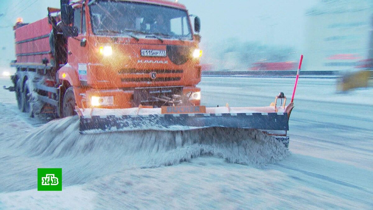    «На свежачке»: москвичи радуются заваленному снегом городу