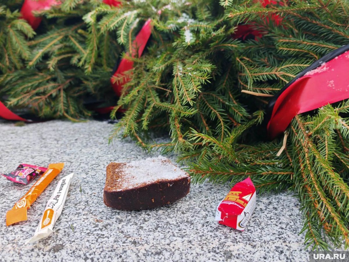     Президент Владимир Путин почтил память защитников и мирных жителей блокадного Ленинграда