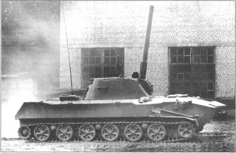 «Нона-С» при максимальном возвышении орудия