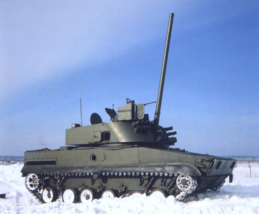 Опытный образец 2С31 с орудием, поднятым на максимальный угол возвышения