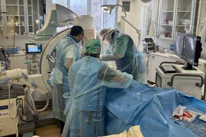 В Бердянске врачи успешно установили пациенту трехкамерный кардиостимулятор