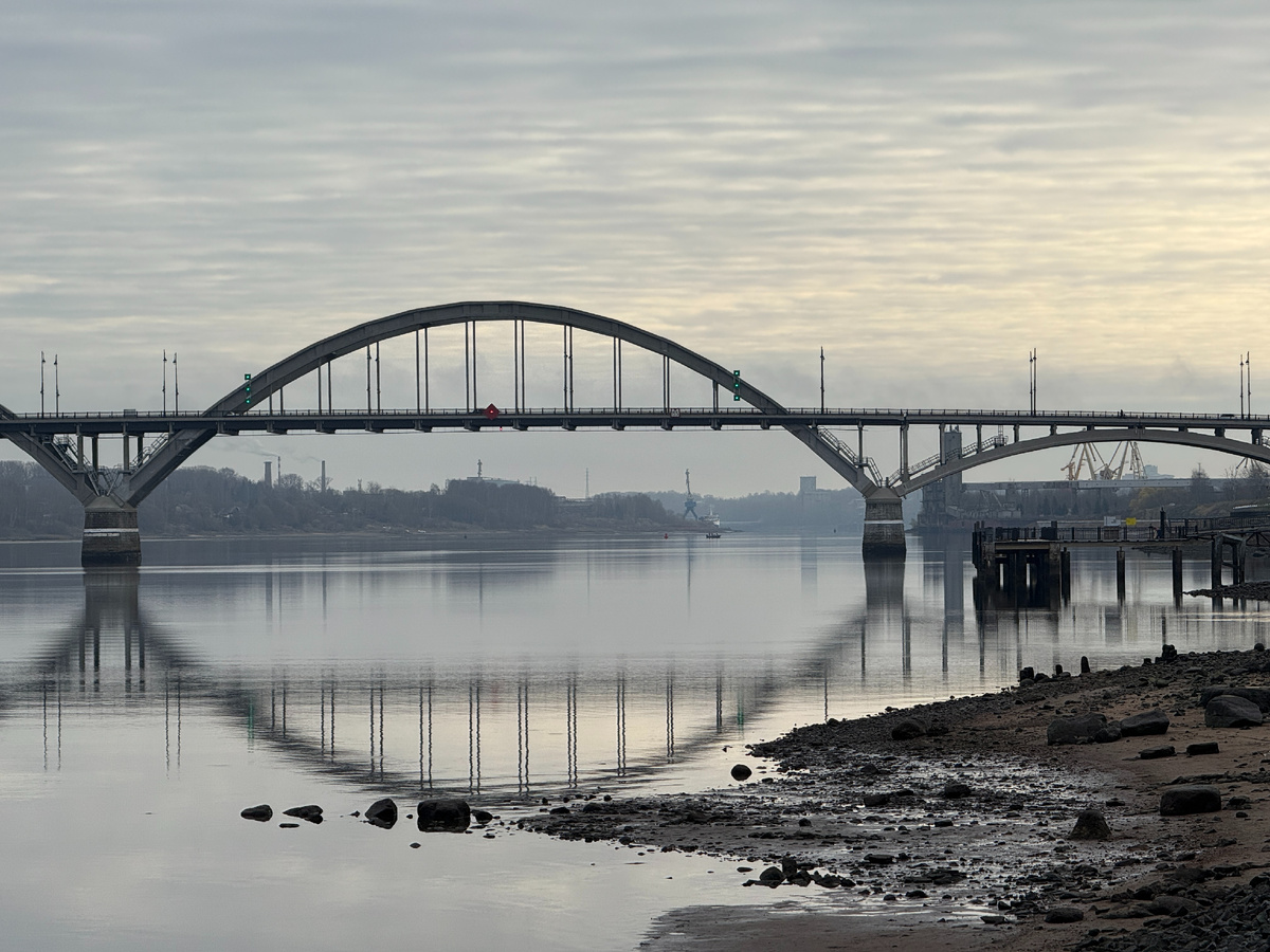 Рыбинск - для ценителей масштаба, истории с драмой и небанальных фото. Сюда ехать обязательно, чтобы прочувствовать «стержень» региона.