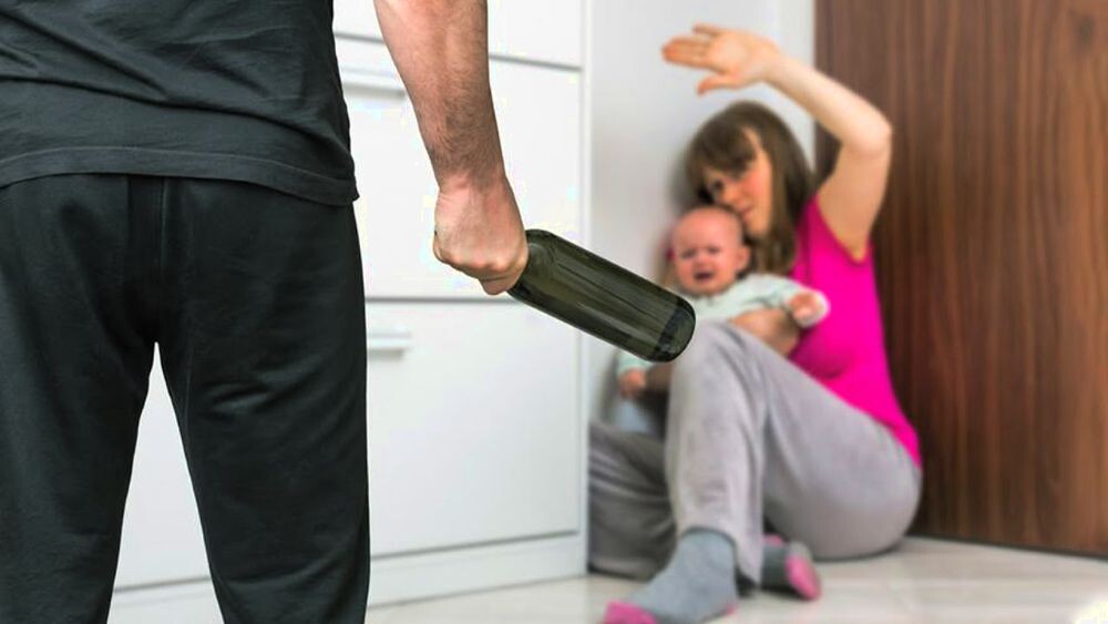 Воспоминания о родном отце у Дины были плохими