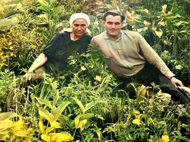 фото автора  бабушка мамина мама и мой родной отец