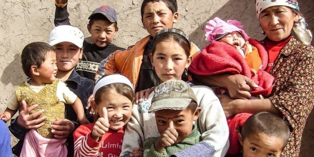 Киргизия подала в суд на Россию за «невыдачу ОМС семьям мигрантов»