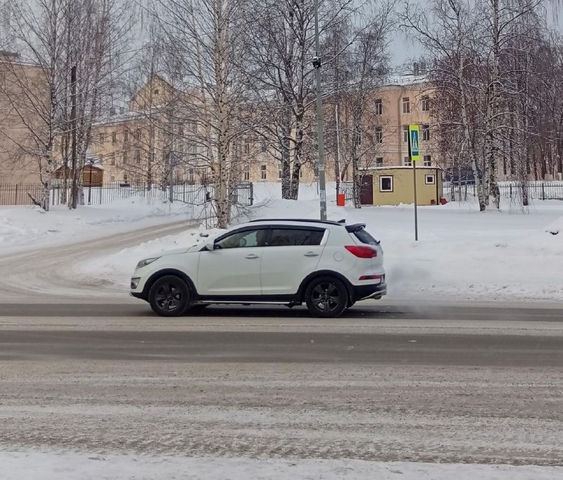    23-летняя девушка пострадала под колёсами авто на Древлянке© Госавтоинспекция по Петрозаводску