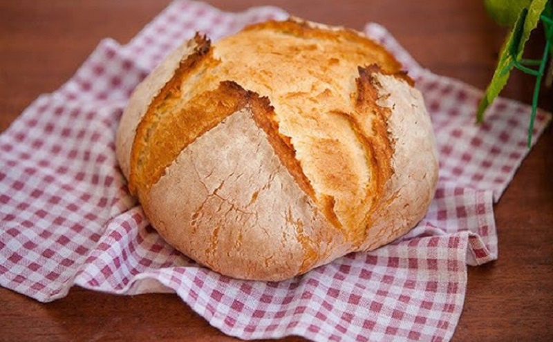 Пышный хлеб по греческому рецепту: домашняя выпечка без долгого замеса для уютных семейных трапез  