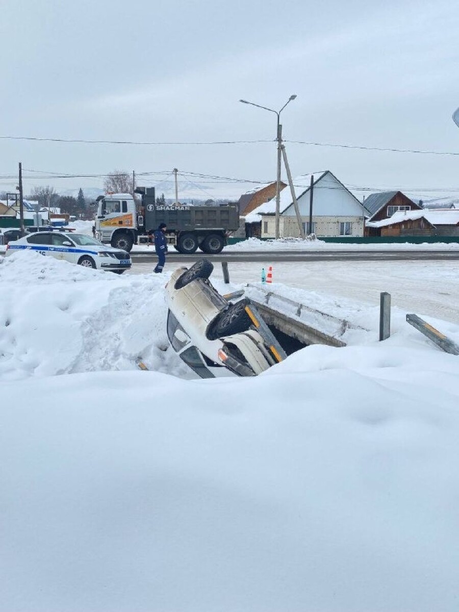    ДТП с "перевертышем" в Майме. Источник: t.me/bskgramm