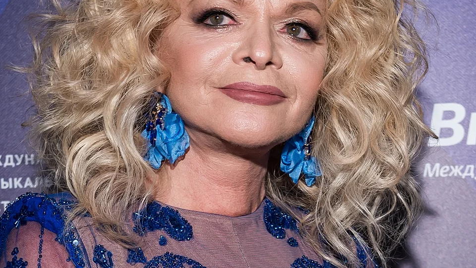 Адвокаты требуют с Долиной миллионы компенсации за квартирный скандал