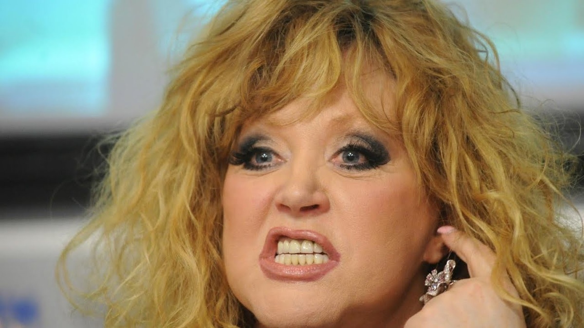 Государство решило лишить Аллу Пугачёву незаконного владения