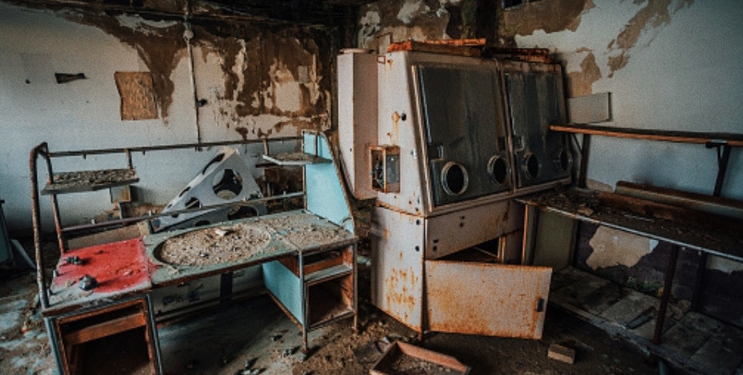 Агенты ФБР и таинственная лаборатория в глуши США