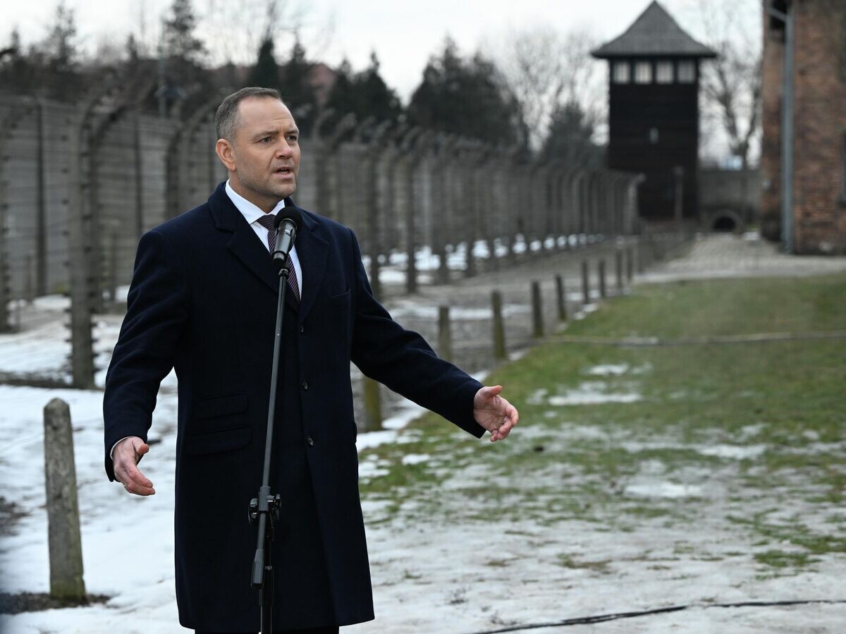    Президент Польши Кароль Навроцкий во время выступления в Освенциме | © Getty Images / NurPhoto/Artur Widak