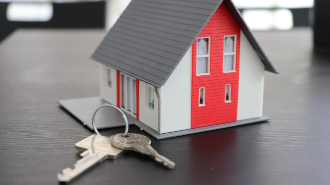 Фото: https://pixabay.com/photos/house-key-property-security-4516175/