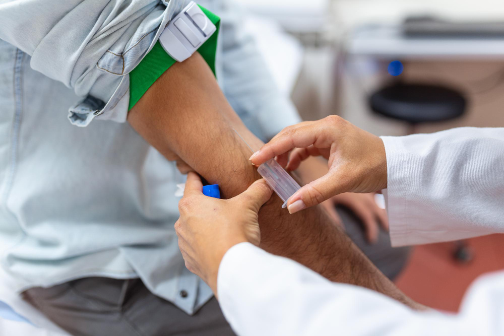 Лабораторные анализы. (источник изображения: freepik.com)
