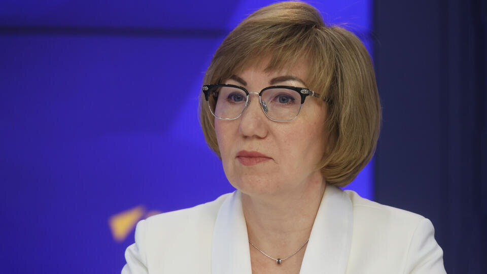     Более 600 бриллиантов нашли в изъятых украшениях ректора ПсковГУ Ильиной РИА Новости/Виталий Белоусов