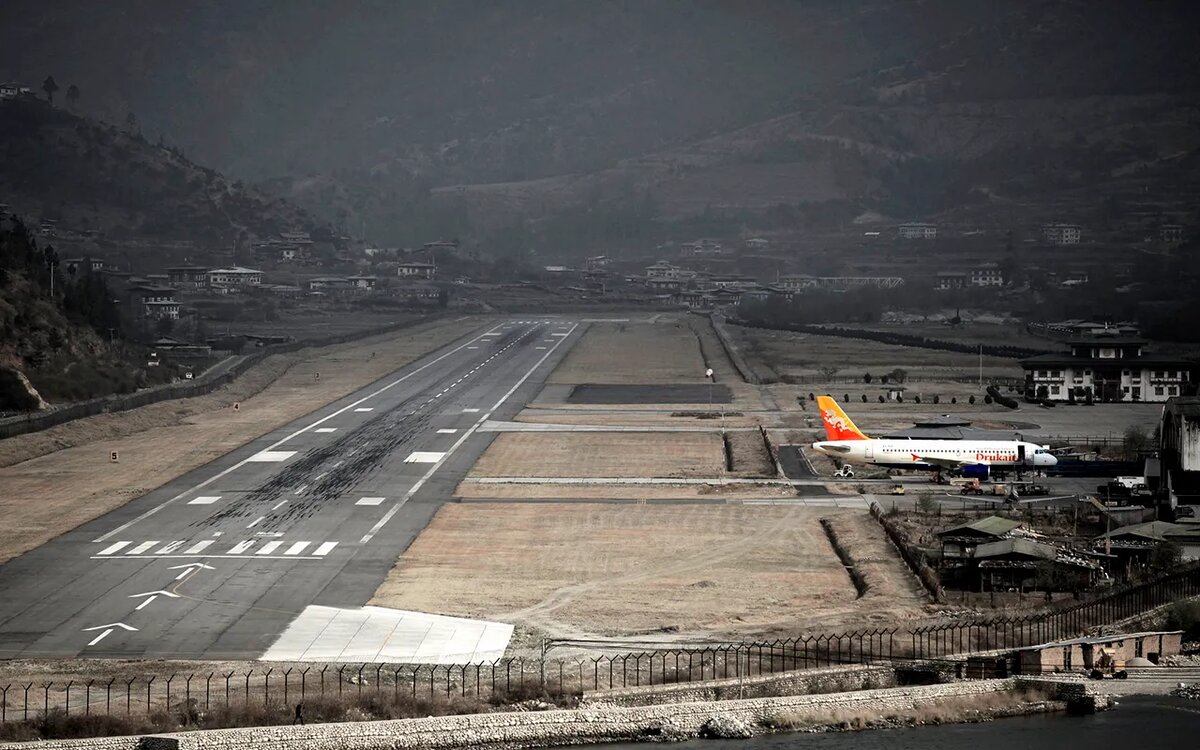 Аэропорт Паро