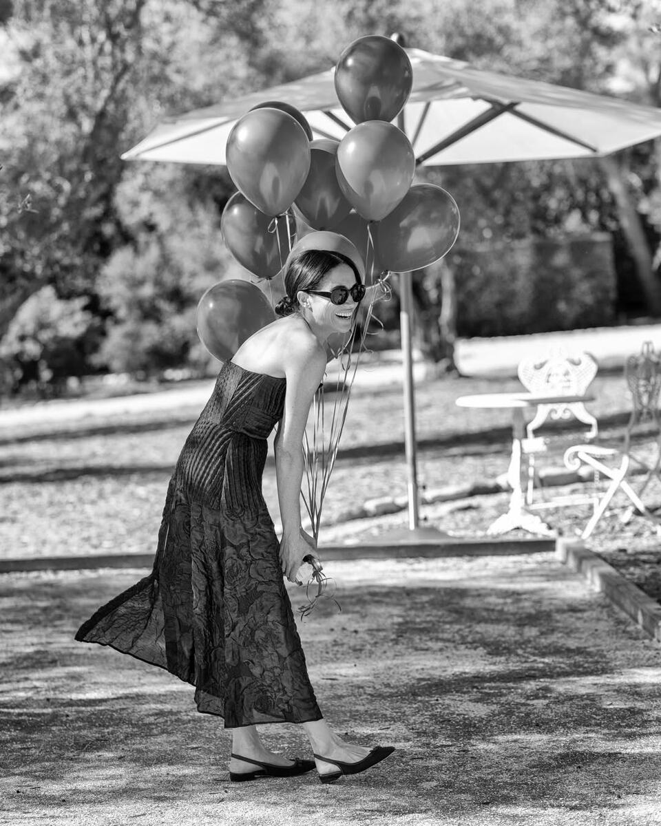    Меган Маркл надела знаменитое платье, которое носила в 2018 годуСоцсети Меган Маркл