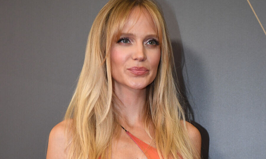 Певица Глюкоза обвинила организатора концертов в Казахстане в игнорировании