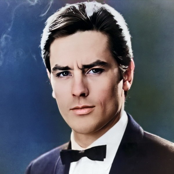     Дьявольскую красоту Алена Делона вспомнят в «Они потрясли мир»