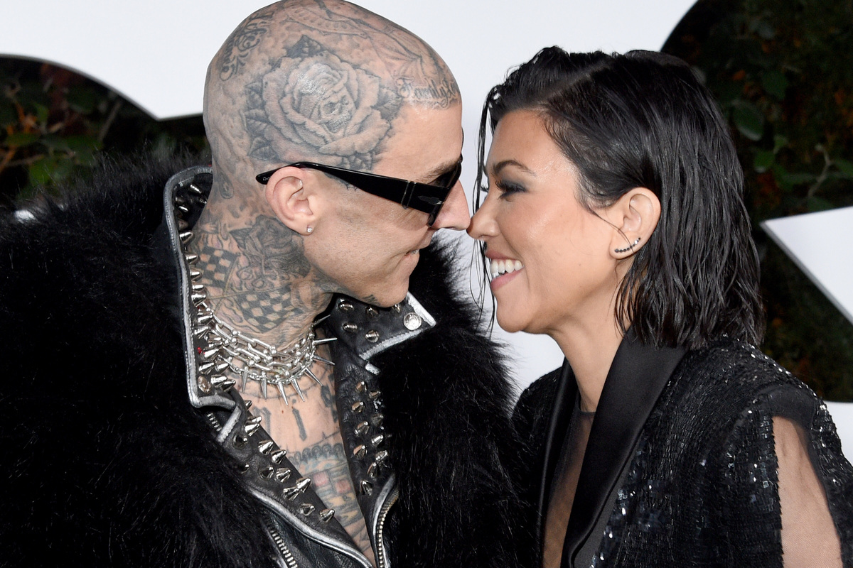     Какие дома входят в портфель недвижимости барабанщика Blink-182 Трэвиса Баркера и Кортни Кардашьян стоимостью $55 млн