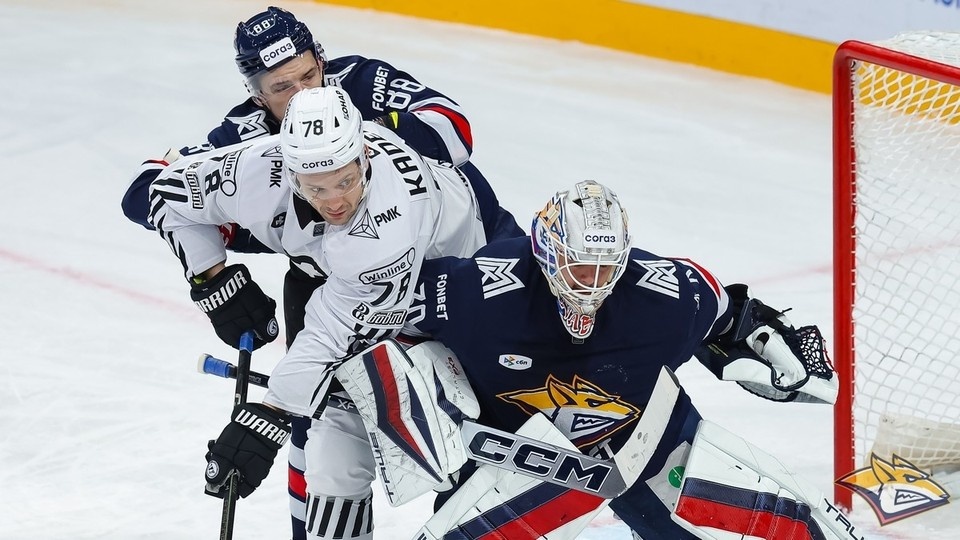    «Трактор» в гостях с минимальным счетом проиграл «Металлургу» — 2:3, уступая в дерби-серии сезона 0-4. Фото ХК «Металлург»