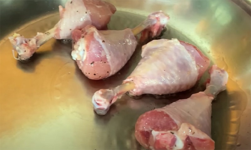 Румяная курочка, как из тандыра: секреты сочного вкуса прямо из духовки