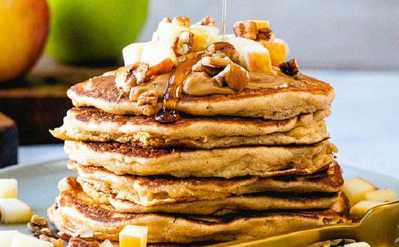 Пряные яблочные оладьи — ароматный рецепт, который хочется готовить снова и снова