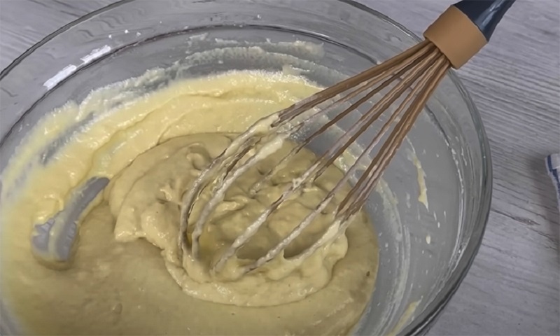 Пышные оладьи на кефире: секрет безупречной высоты и нежности