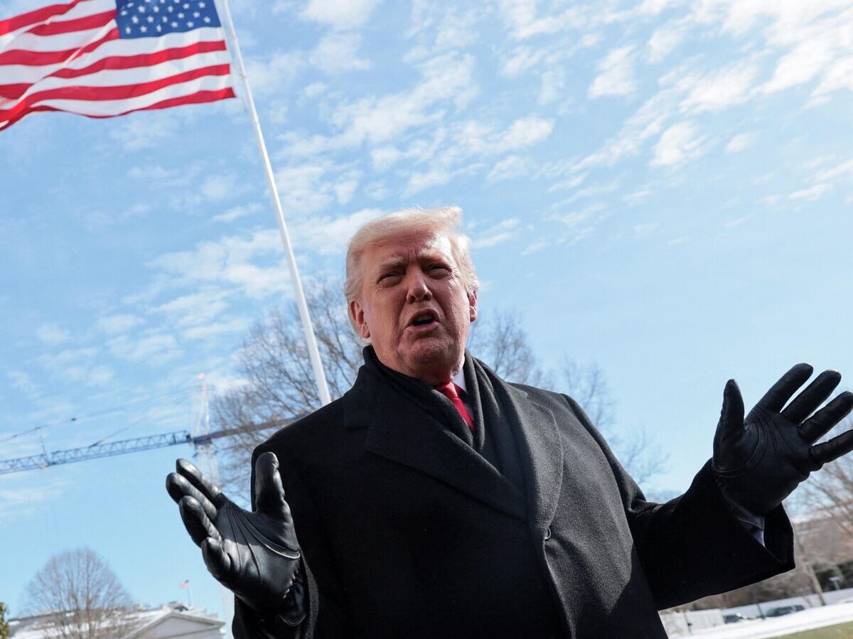    Президент США Дональд Трамп общается с представителями СМИ | © REUTERS / Jonathan Ernst