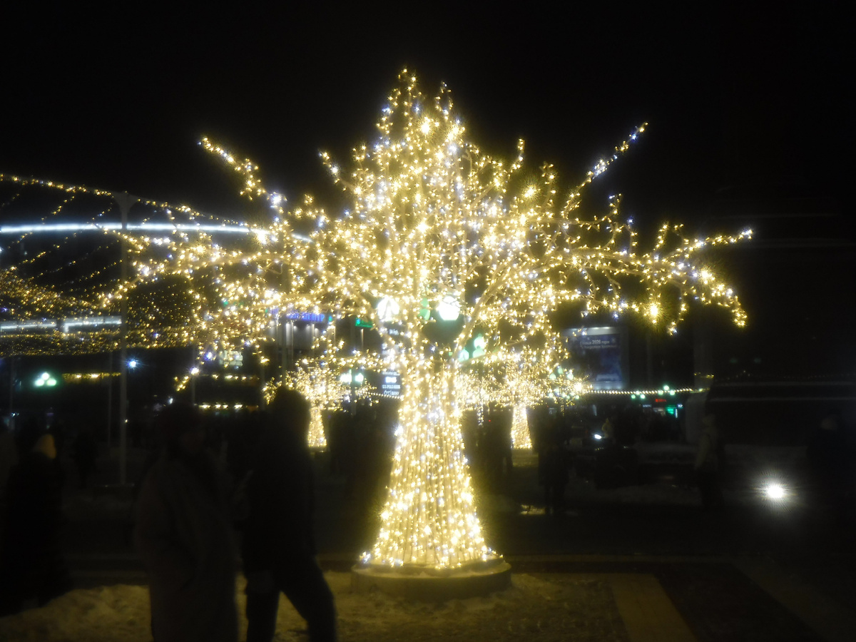 Светодиодное дерево, как на Исаакиевской площади 