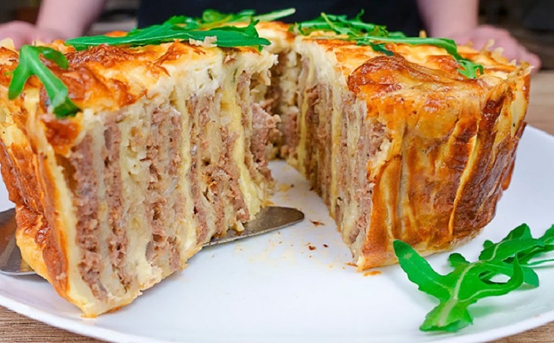 Мясной пирог за полчаса: обходимся без теста и получаем максимум вкуса