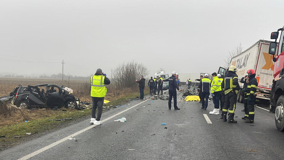     Семь болельщиков ПАОК погибли в ДТП в Румынии по пути на матч REUTERS ATTE/Lugo Info