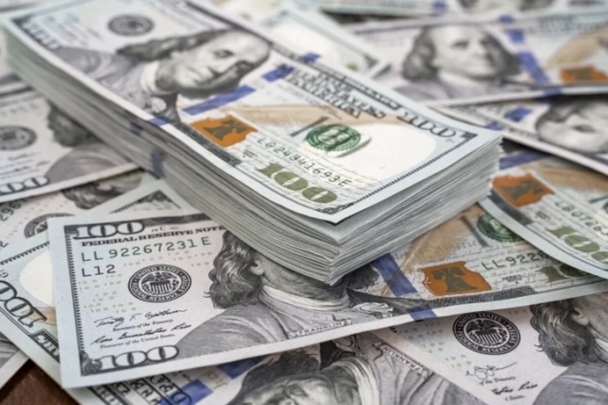    Bloomberg: трейдеры делают рекордные ставки на падение доллара