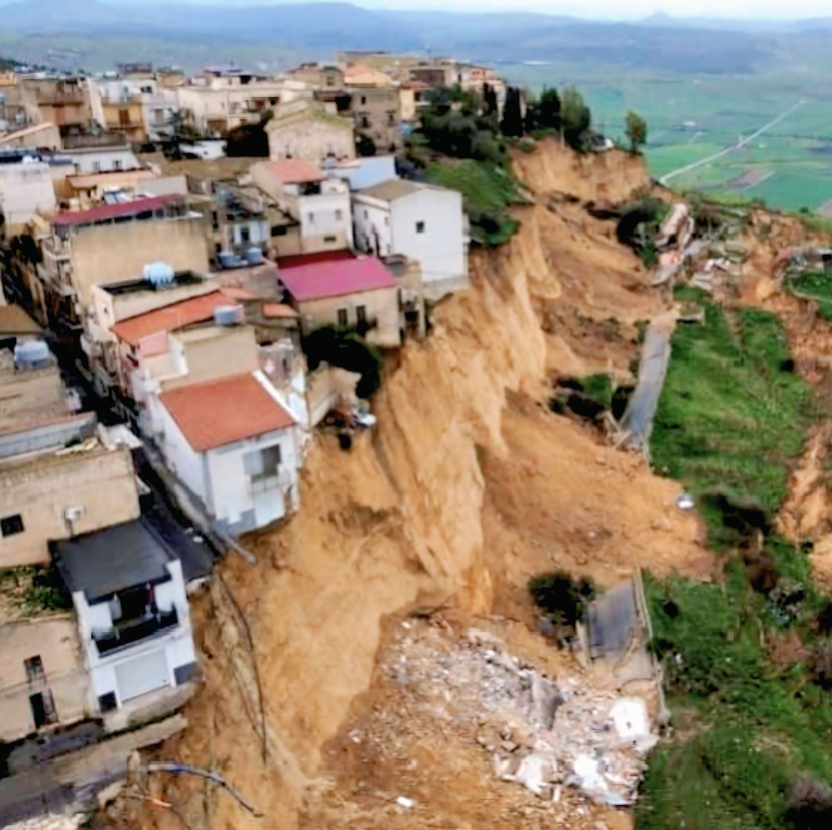 Оползень на Сицилии в городе Нишеми. Январь 2026 год