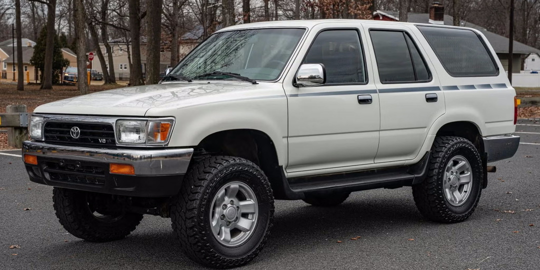 Toyota 4Runner выставленный на продажу в Америке идеален во всем.